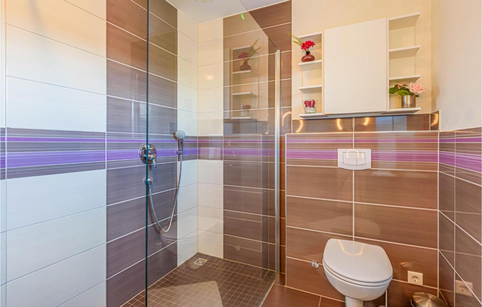 Amazing Apartment In Langenhorn With Kitchen ภายนอก รูปภาพ